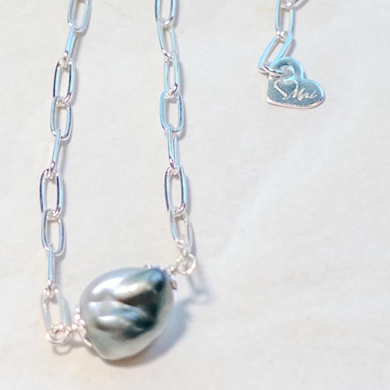 silver-keshi-pearl-neckalce