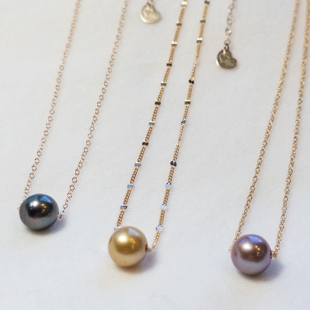 pearl-floating-necklaces