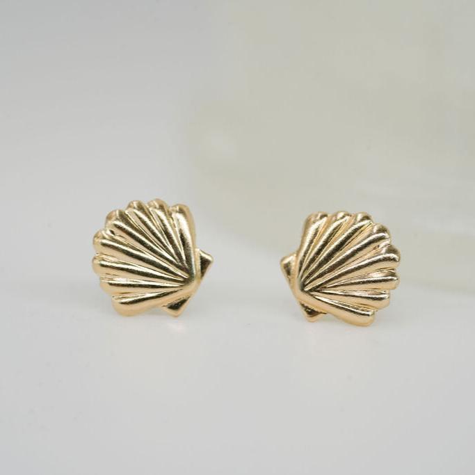 sunny-stud-earrings-gold