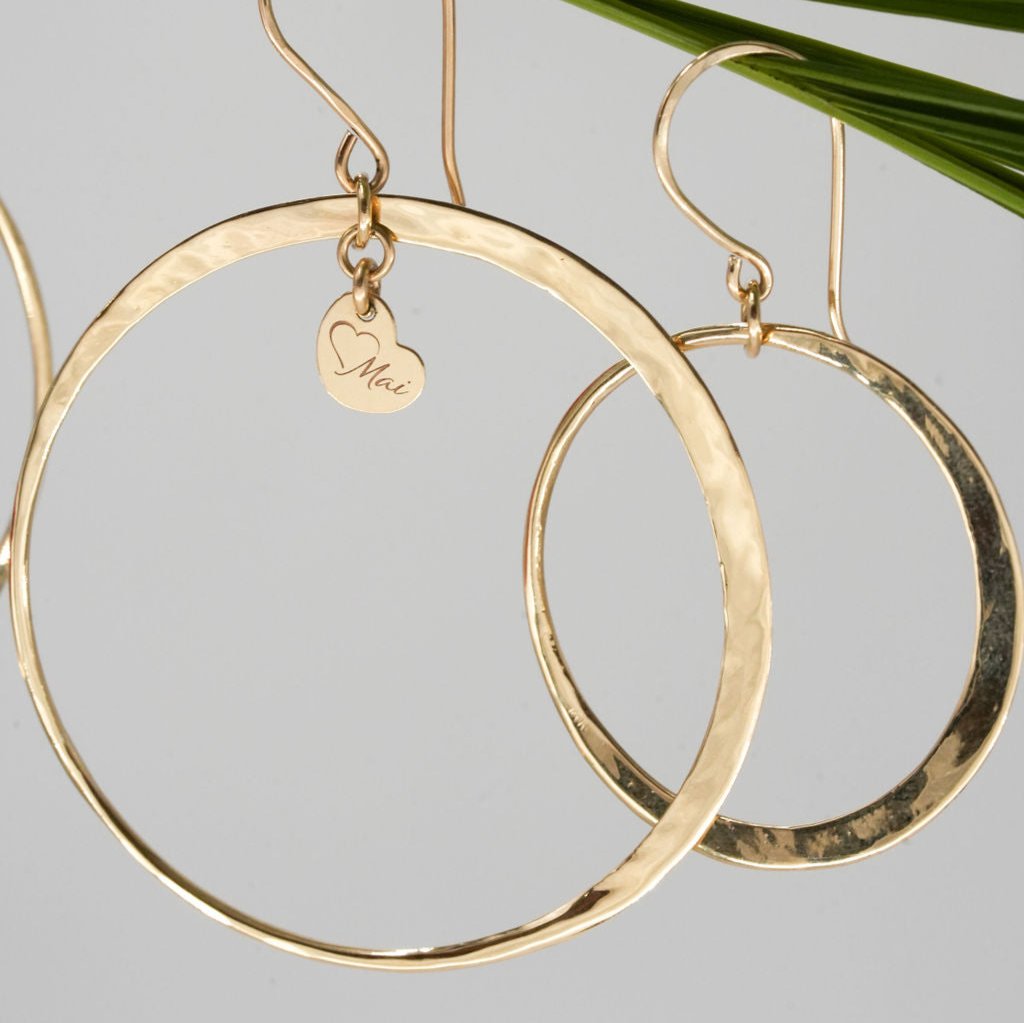 mai-love-luna-hoops