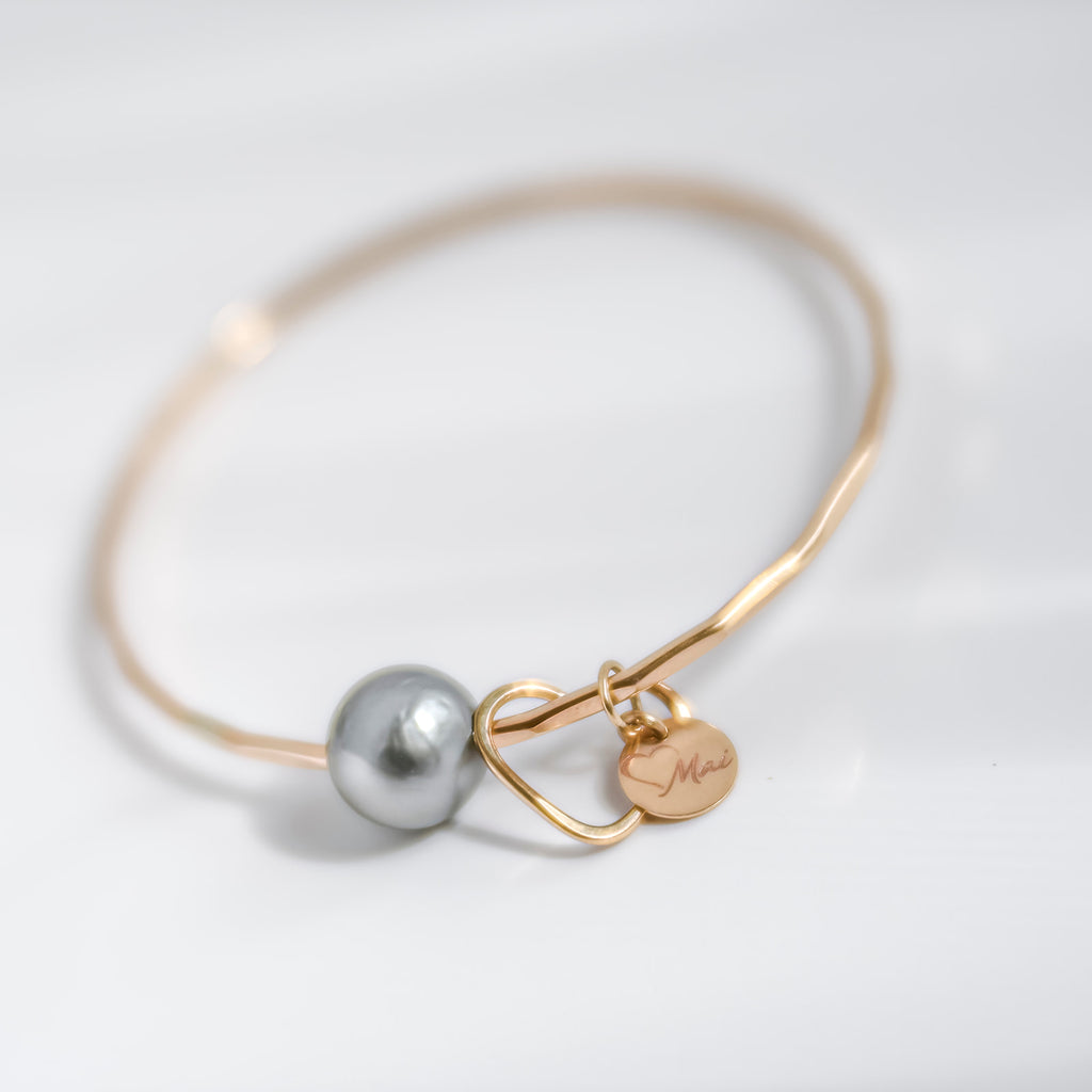 Pearl-bangle